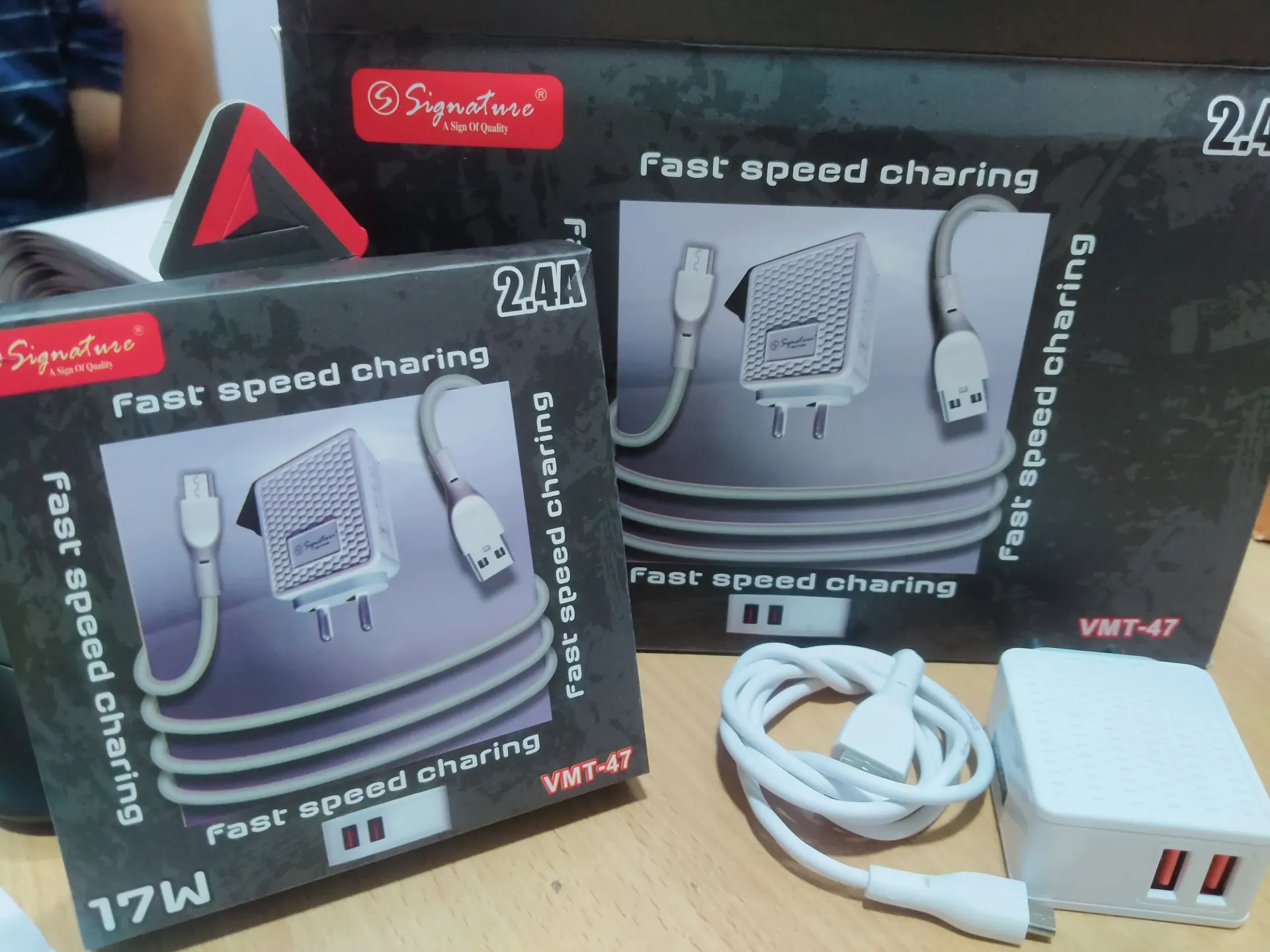 Signature VMT-47 17W, 2.1A ,dual usb Type C charger