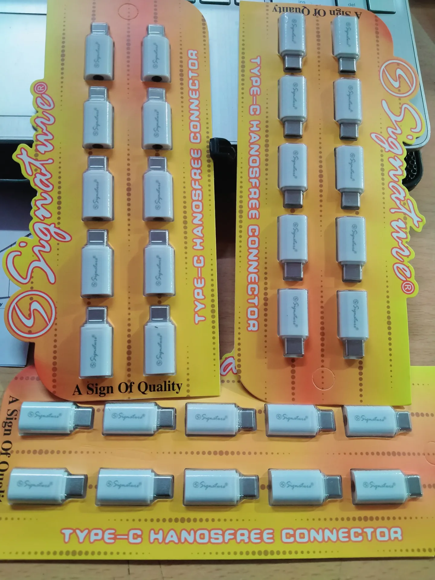 Signature aux to type C connector