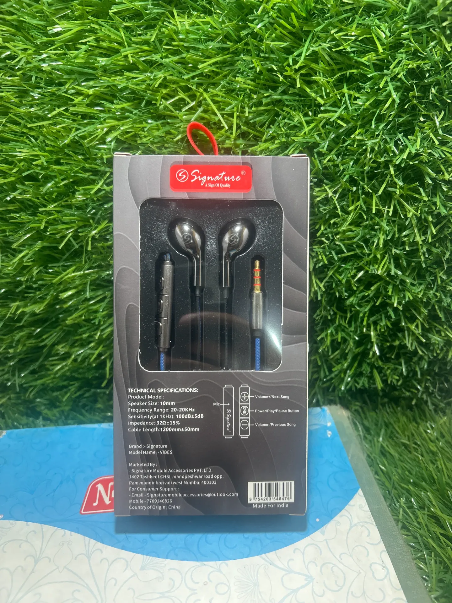 Signature Vibes box packing Handsfree